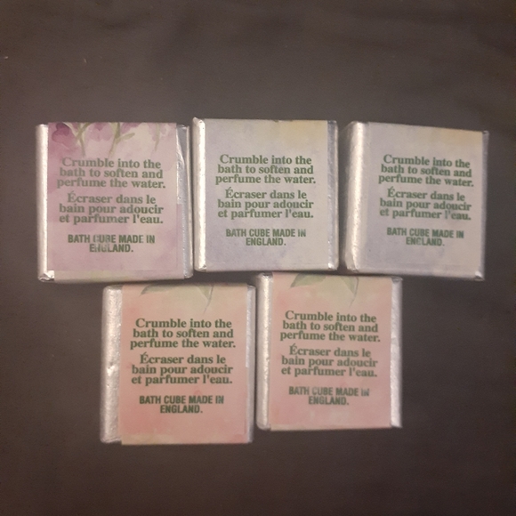 Assorted Bath Cubes, Fizzers & Luxury Soap - Picture 6 of 6